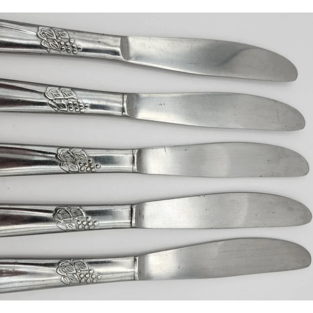 MWCO dinner knives